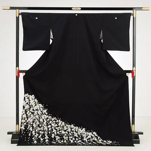 留袖 レンタル 4350刺繍垂れ桜 | 着物レンタルの京都かしいしょう