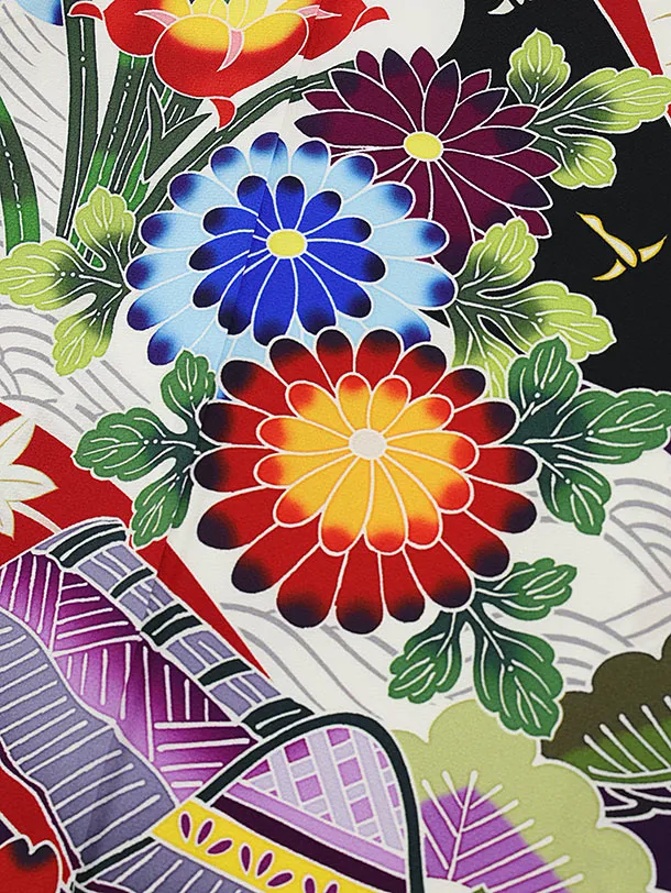 振袖レンタル1142 白 紅型風 菊 | 着物レンタルの京都かしいしょう