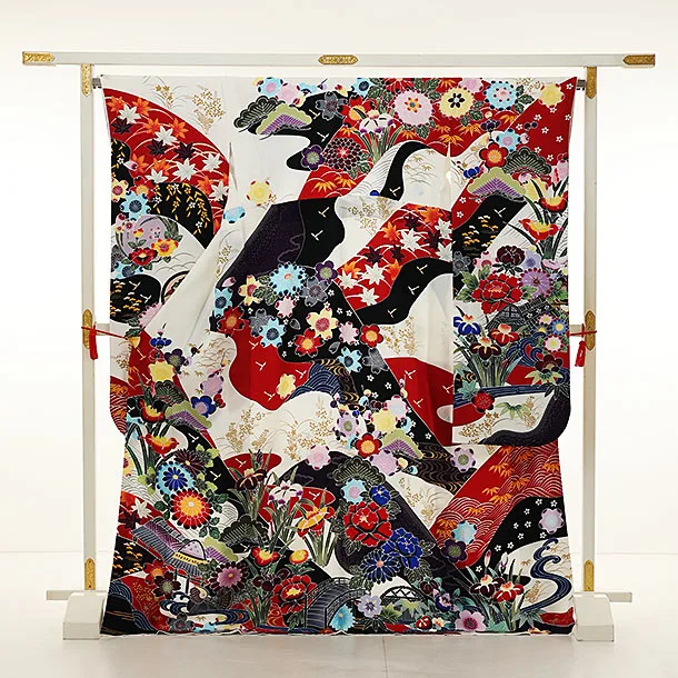 振袖レンタル1142 白 紅型風 菊 | 着物レンタルの京都かしいしょう