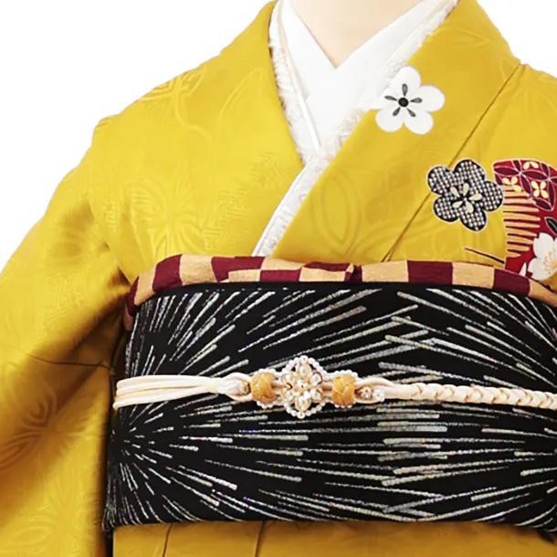 振袖レンタル1240 からし色 七宝 色紙 | 着物レンタルの京都かしいしょう