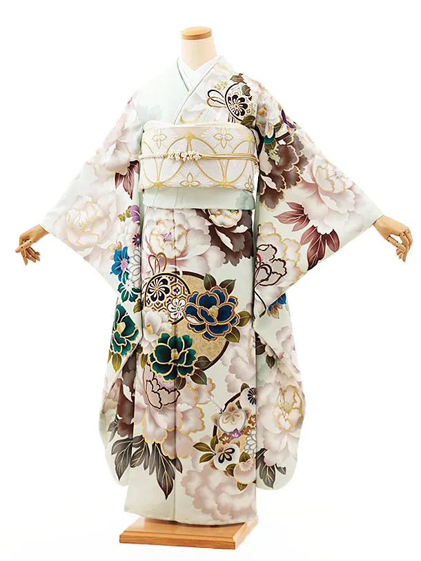 振袖　グリーン系　牡丹　蝶　桜　銀通し　正絹 振袖 グリーン系 牡丹 蝶 桜 銀通し 正絹 振袖 グリーン系 牡丹