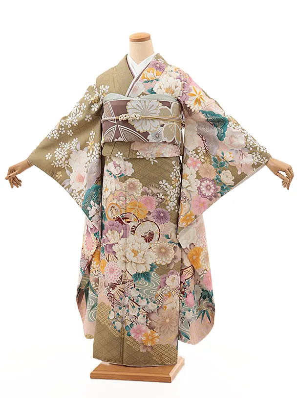 振袖レンタル1473　山葵色地 鼓に牡丹