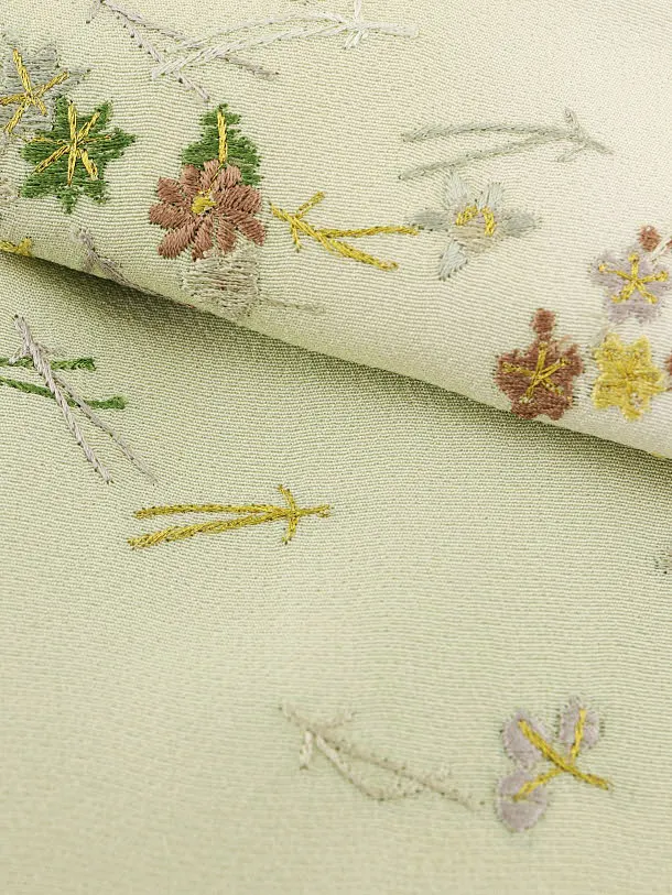 訪問着t937 刺繍 吹き寄せ草花文ベージュ薄グリーン | 着物レンタルの