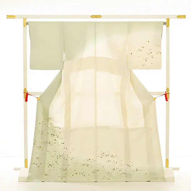 訪問着t937 刺繍 吹き寄せ草花文ベージュ薄グリーン | 着物