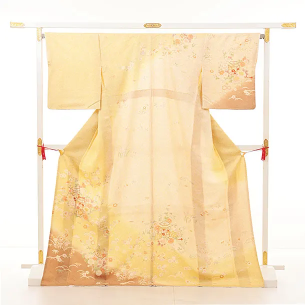 正絹着物“四季を歌う紅葉、橘や貝合わせや貝桶とタイムスリップ”訪問着 S-81 正絹着物“四季を歌う紅葉、橘や貝合わせや貝桶とタイムスリップ”