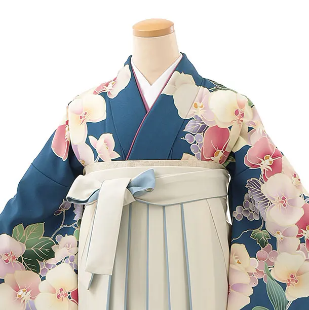 卒業式袴レンタルh868 くすみブルー胡蝶蘭×ホワイト袴 | 着物