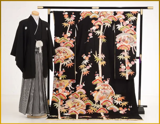 黒地　牡丹に松竹梅の豪華な振袖フルセット(大きくお仕立て出来ます) 黒地 牡丹に松竹梅の豪華な振袖フルセット(大きくお仕立て出来