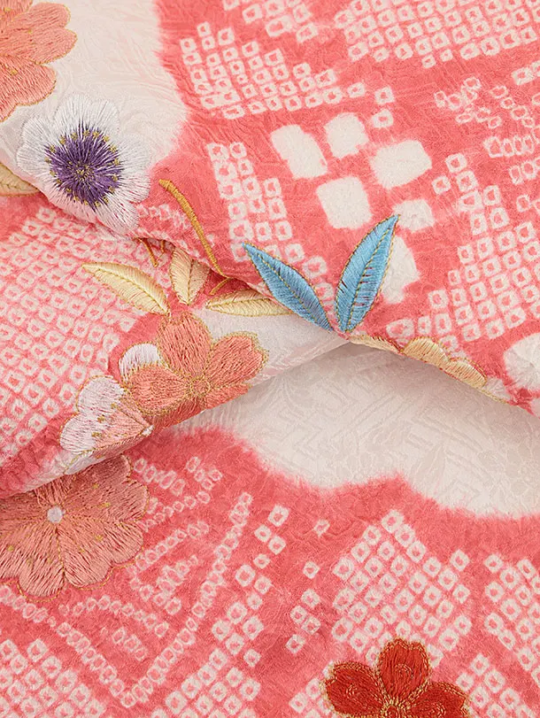 花柄刺繍のピンク着物反物 TAKAZENの振袖 /ピンク色/古典/牡丹柄/ 最新作正統派古典 ピンク