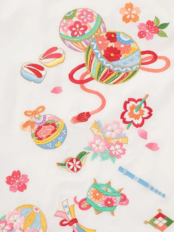 女児産着 お宮参りレンタル R210【正絹】白 刺繍まり鈴 玩具 | 着物