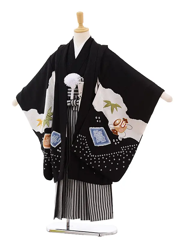 #8-653  (保管品) 七五三  男児  正絹  四つ身着物  黒 8-653 (保管品) 七五三 男児 正絹 四つ身着物 黒