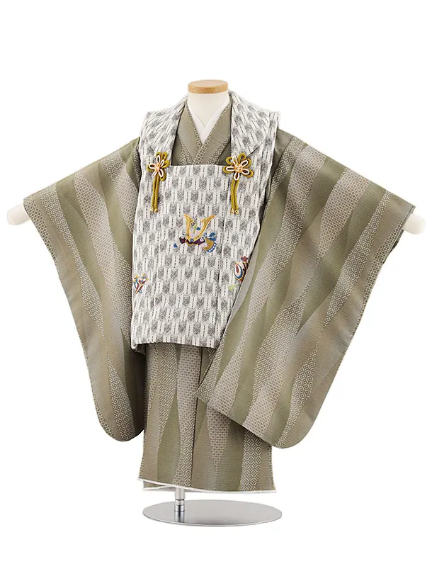七五三レンタル(3歳男児被布)W440 白矢柄刺繍兜×オリーブ変わり柄