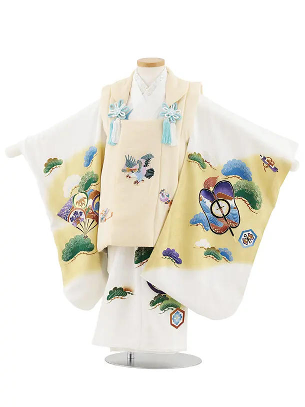 七五三レンタル(3歳男児被布)W560【正絹】ベージュ刺繍鷹×白 吉祥文様