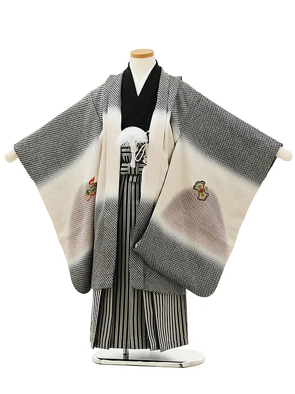 七五三(5歳男児袴)5470 (高級正絹) 黒地 鷹刺繍×黒白縞袴 | 着物