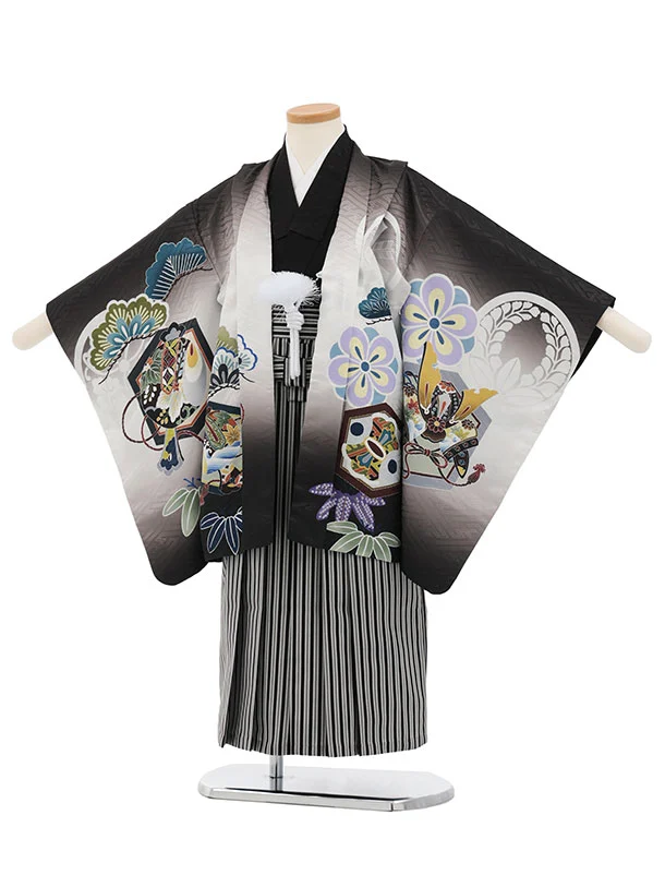 かんたん七五三(5歳男袴)X888 黒ぼかし吉祥文様鷹×黒縞袴 | 着物