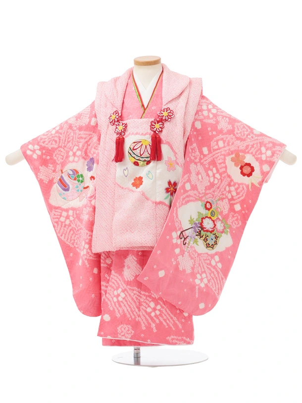 七五三レンタル(3歳被布)S446 【正絹】ピンク地 刺繍まり 花車