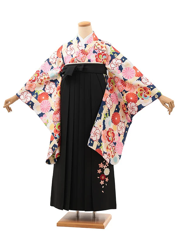 小学生卒業式略式袴(女の子) Z640 クリーム紺ストライプ×黒桜