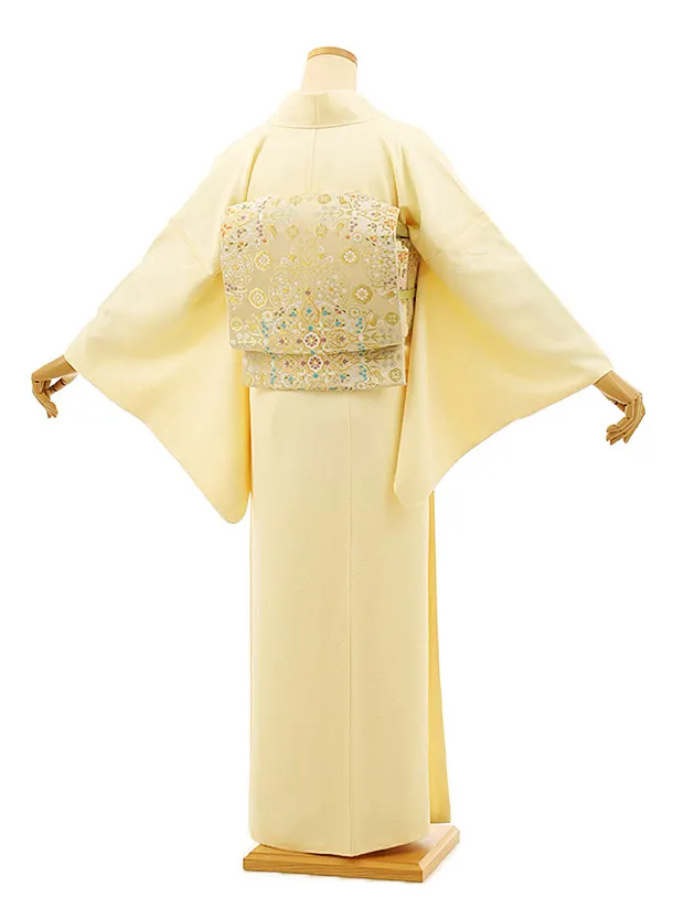 色無地レンタル880 クリーム色優彩六勝文 | 着物レンタルの京都かしい