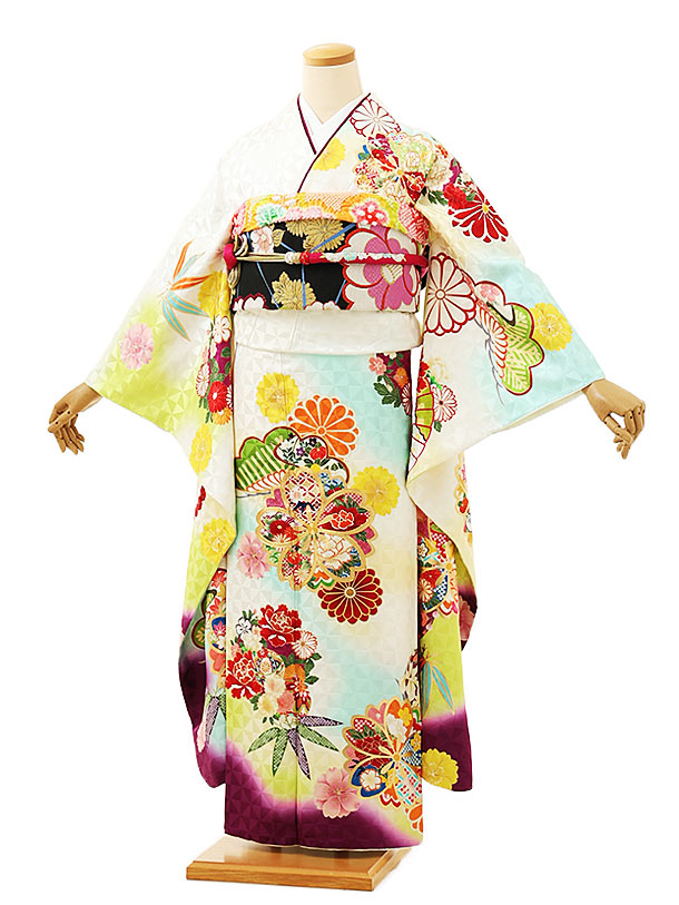 振袖レンタル1192 白地 桜菊鞠 | 着物レンタルの京都かしいしょう