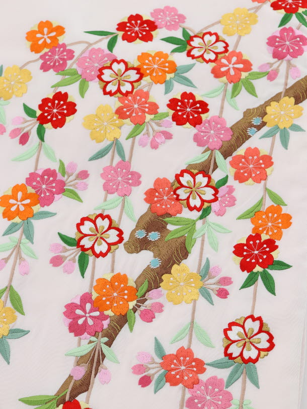 高級正絹産着レンタル 女の子(お宮参り)1141 手刺繍 枝垂れ桜（正絹） | 着物レンタルの京都かしいしょう