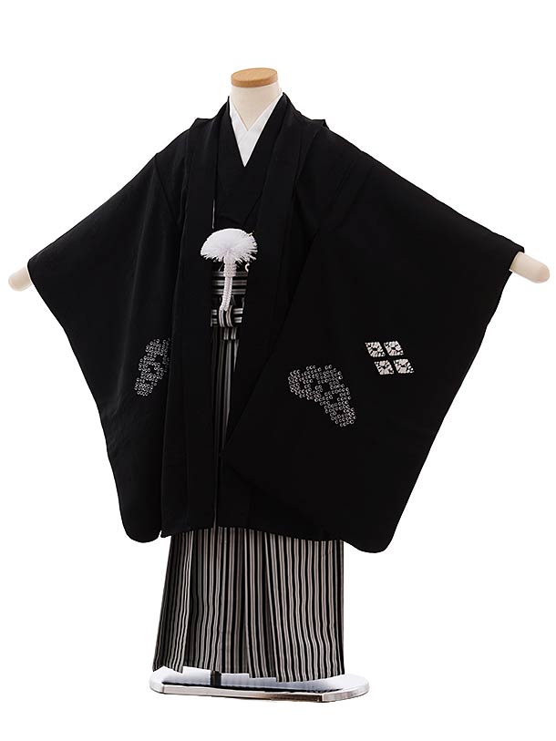 七五三(5歳男児袴)5470 (高級正絹) 黒地 鷹刺繍×黒白縞袴 | 着物レンタルの京都かしいしょう