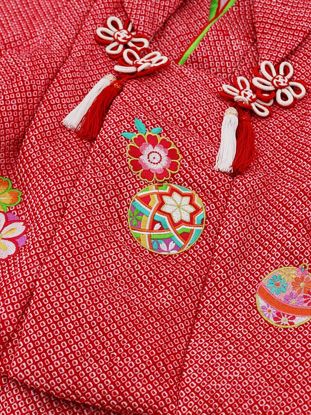 七五三レンタル(3歳女の子被布)3699 正絹絞り刺繍 赤絞り桜まり刺繍 