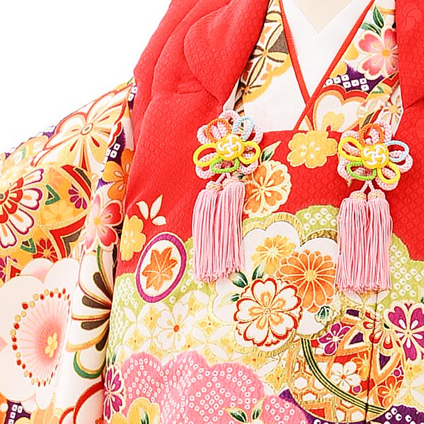 七五三レンタル(3歳女児被布)3941赤地雲取りまりx白地梅桜丸紋 着物レンタルの京都かしいしょう