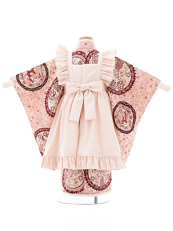七五三レンタル(3歳女児被布)3985九重 ピンクエプロンxピンク更紗 | 着物レンタルの京都かしいしょう